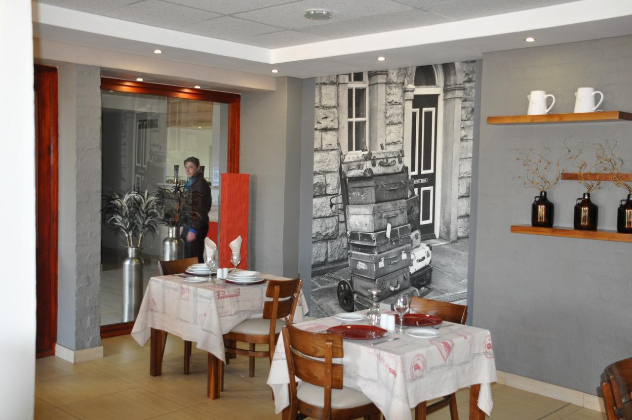 Merchant Business Class Hotel Henley on Klip Екстер'єр фото